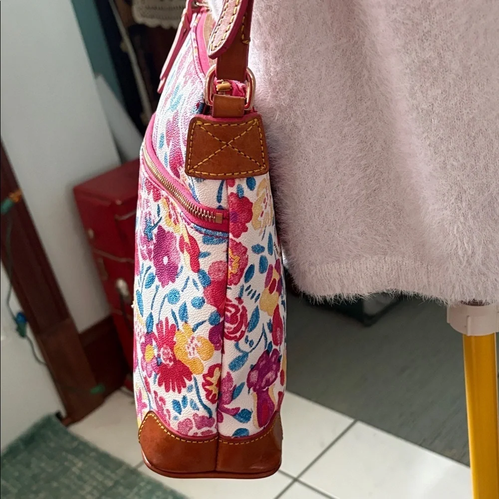 Dooney & Bourke Pink & Red Floral Crossbody Bag/tan leather trim S-M size EUC